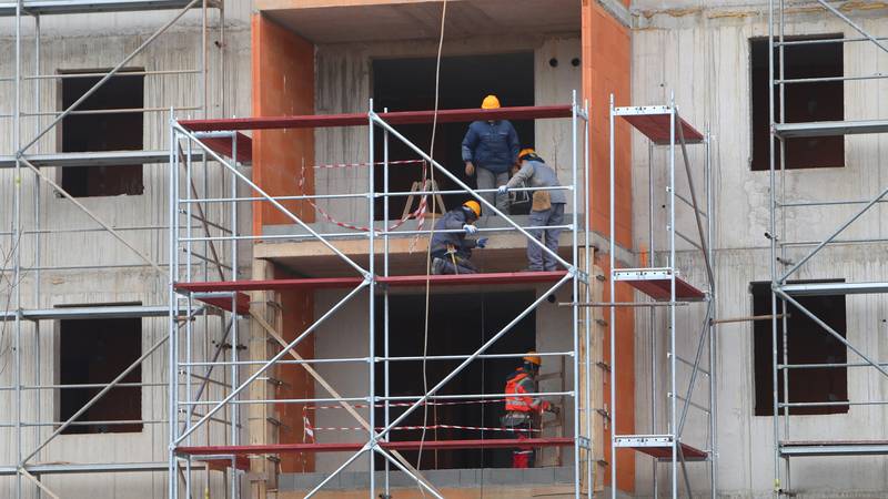 Građevinci upozorili: Kronični manjak radnika, posla sve više