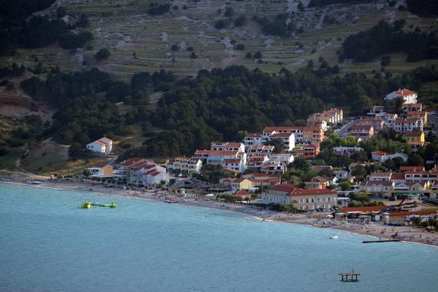Otok Krk, Baška: Mjesto koje obiluje brojnim šljun?anim plažama