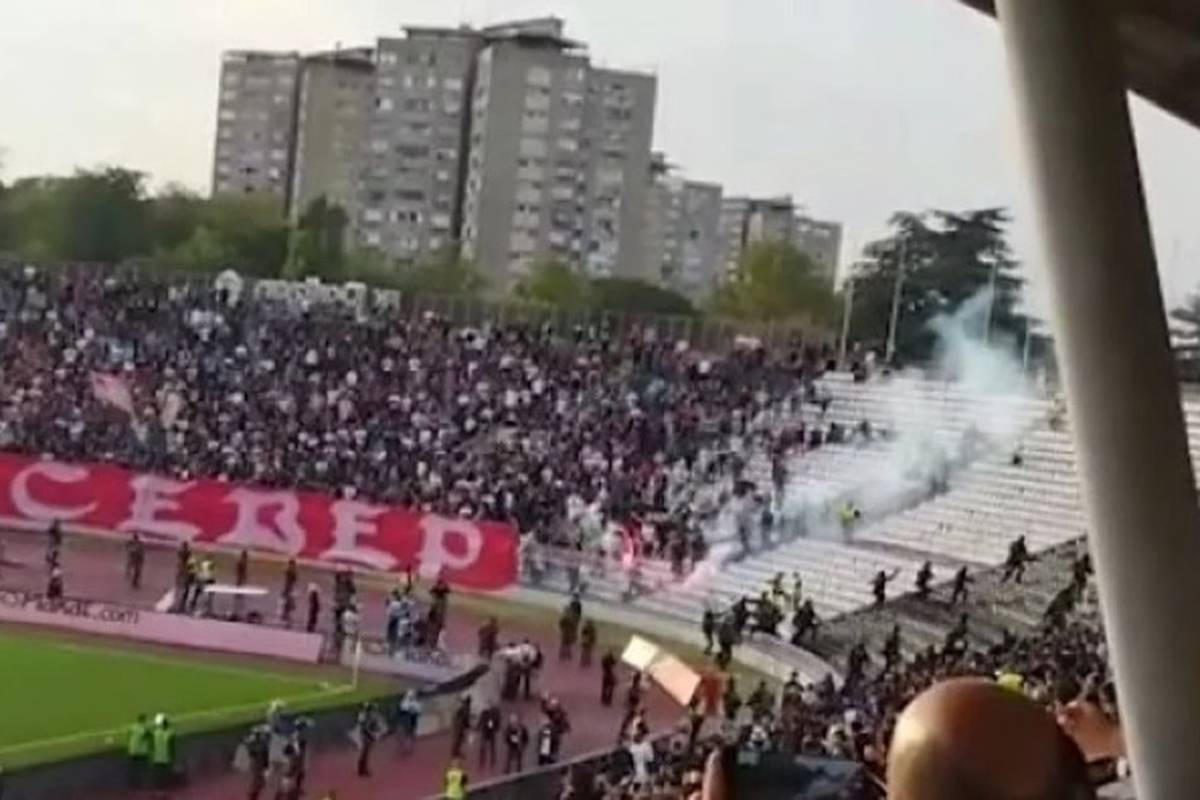 Partizanu 'Vječiti derbi': Delije se tukle s policijom na sjeveru