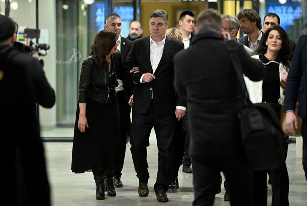 Zagreb: Predsjednik Milanović u društvu supruge na premijeri filma "Slatka Simona"