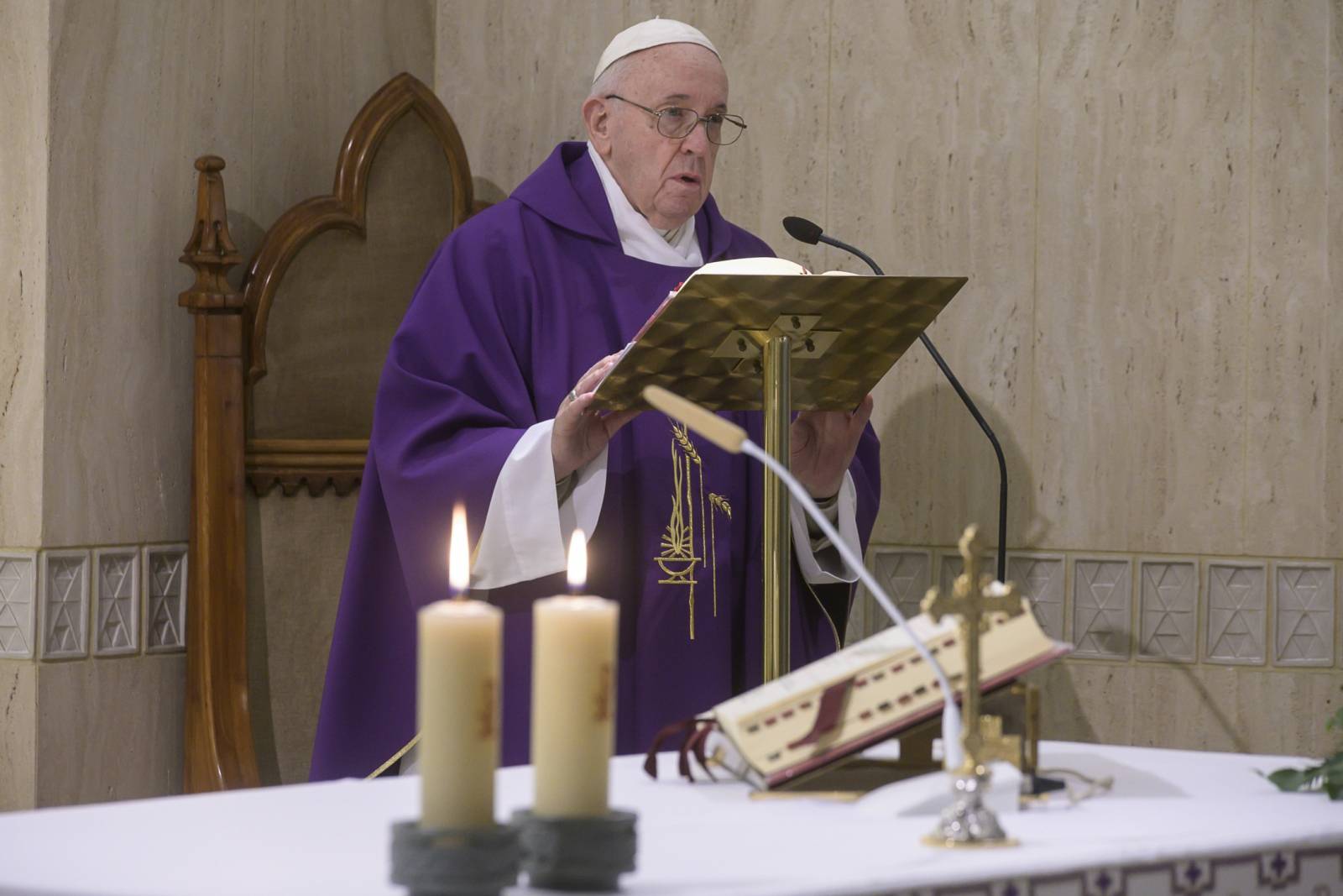 April 8,2020  : Pope  Francis celebrates a mass in Saint Marta at the Vatican