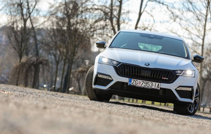 Octavia RS sa strujom: Vozili smo sportski auto za novo doba