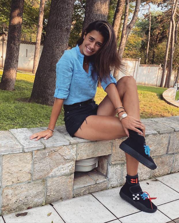 FOTO Kći srpske košarkaške legende ljubi zvijezdu Atletica i penje se prema teniskom vrhu