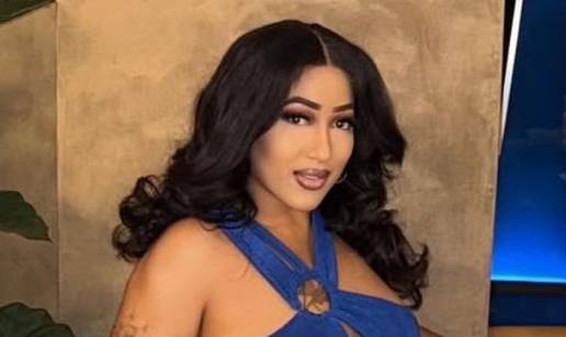 FOTO Opsjednuta estetskim operacijama: '&Zcaron;elim imati stra&zcaron;njicu poput Nicki Minay!'