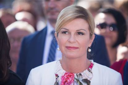 Kolinda 'utješila' učenike bez dvorane: 'Zato imate livadu...'