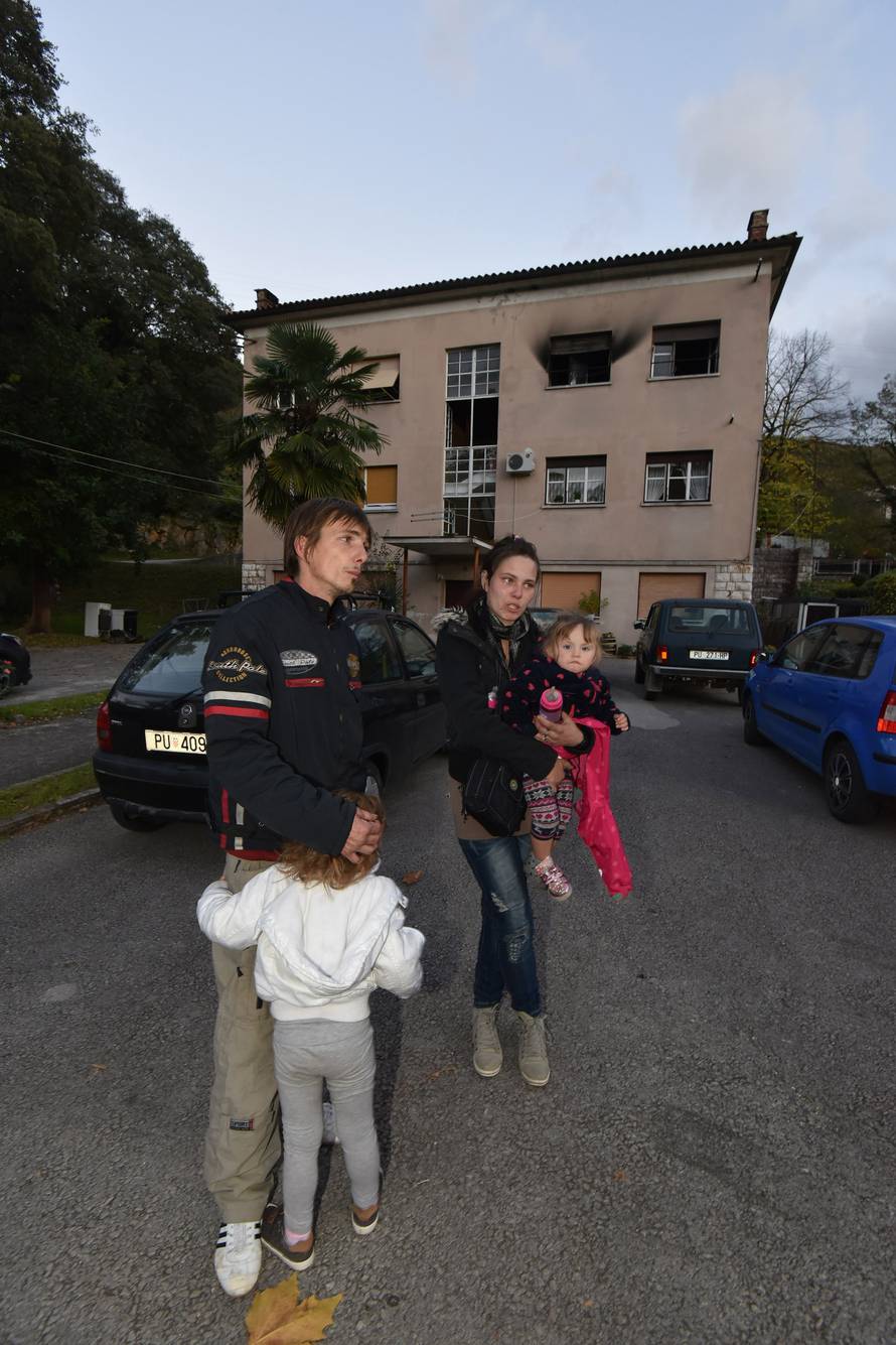 Ostali bez svega: 'Curice stalno plaču jer im je izgorio zeko...'