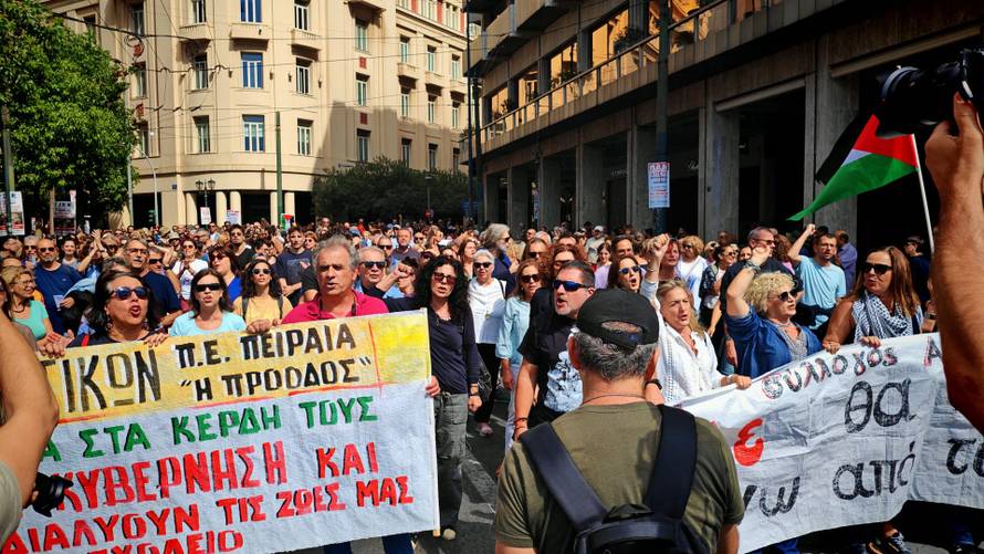 Grčki radnici ponovo štrajkaju: Željeznički promet zaustavljen, brodovi su ostali u lukama