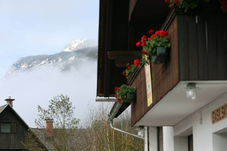 Traje potraga za hrvatskim planinarima u Sloveniji 