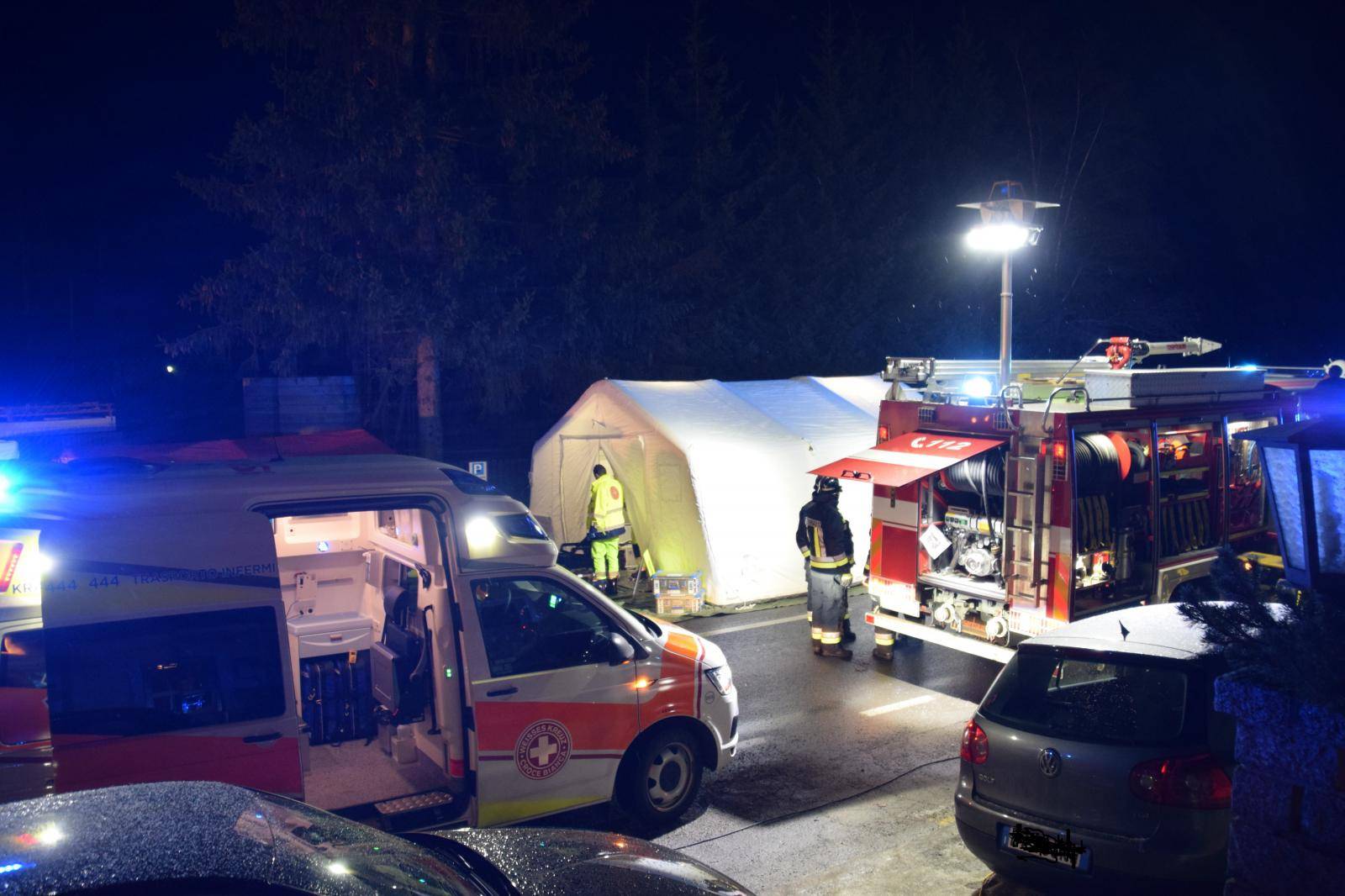 Car drives in South Tyrol in tour group - Six dead