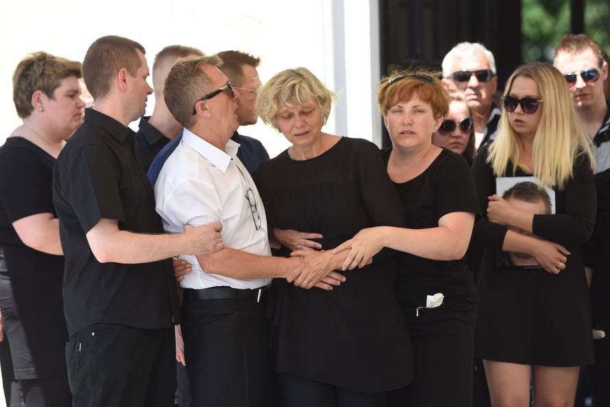 Varaždin u crnom: Prijatelji i obitelj oprostili se od Nikole...