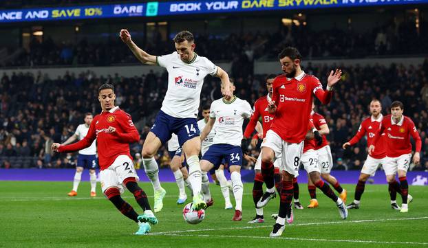 Premier League - Tottenham Hotspur v Manchester United