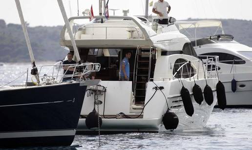 Z. Boban i žena sudarili se s koćom u Virskom kanalu