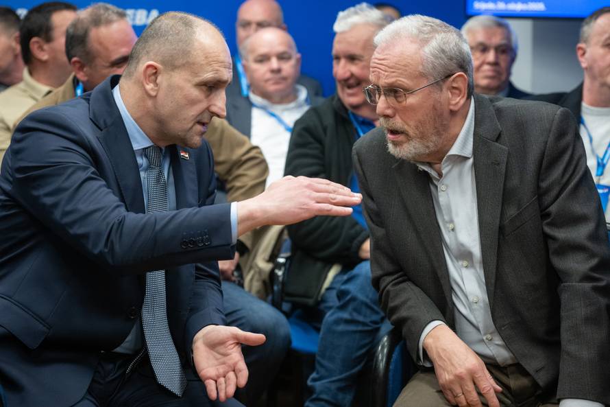 Zagreb: Tribina Zajednice utemeljitelja HDZ-a "Dr. Franjo Tuđman" na temu "Može li se Hrvatska sutra obraniti?"