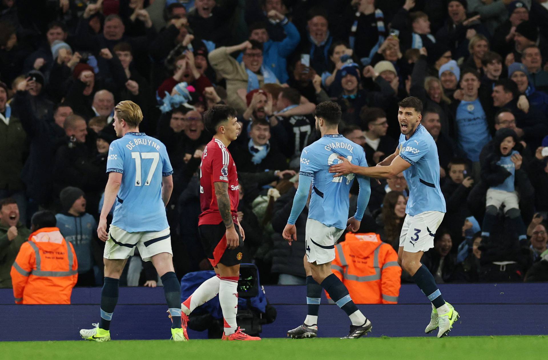 Premier League - Manchester City v Manchester United