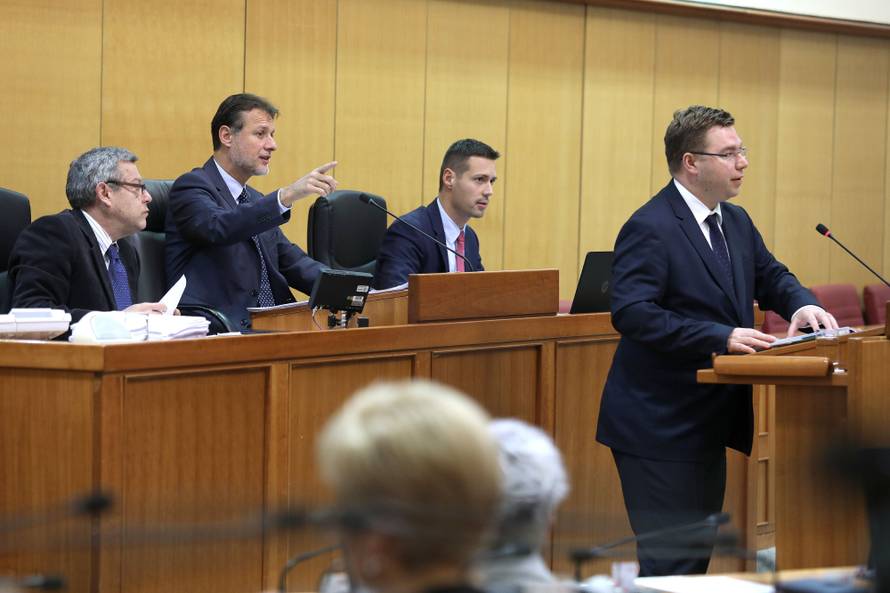 Zagreb: Sabor raspravlja o paketu mirovinskih zakona