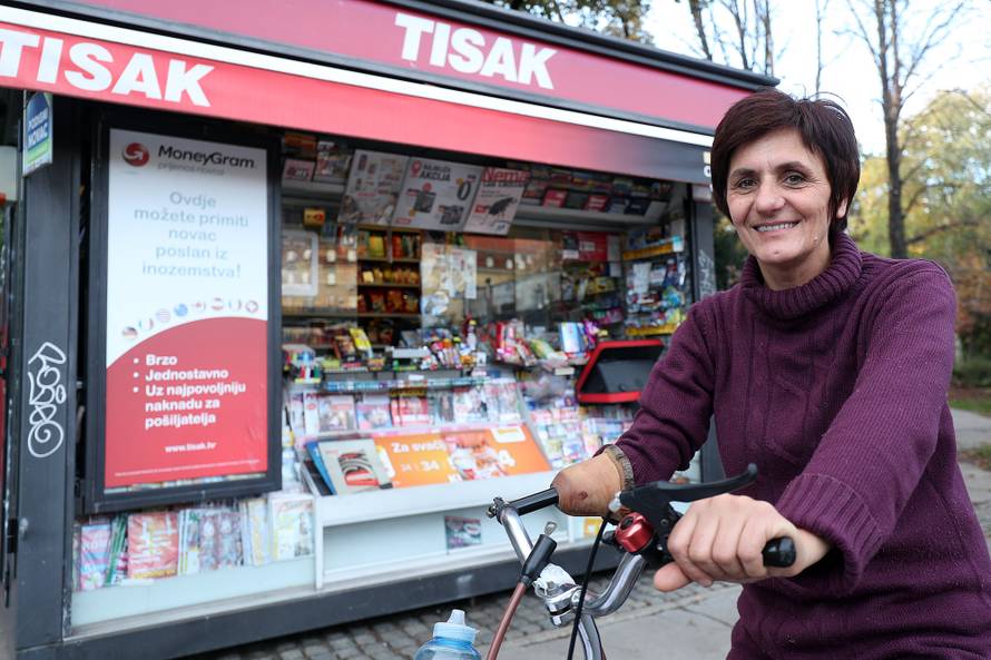 Nema ruku, ali svaki dan ide na posao biciklom - 11 kilometara