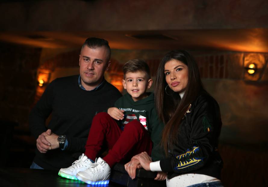 Suprugu upoznao u 'Farmi', a sada se oporavio od bankrota