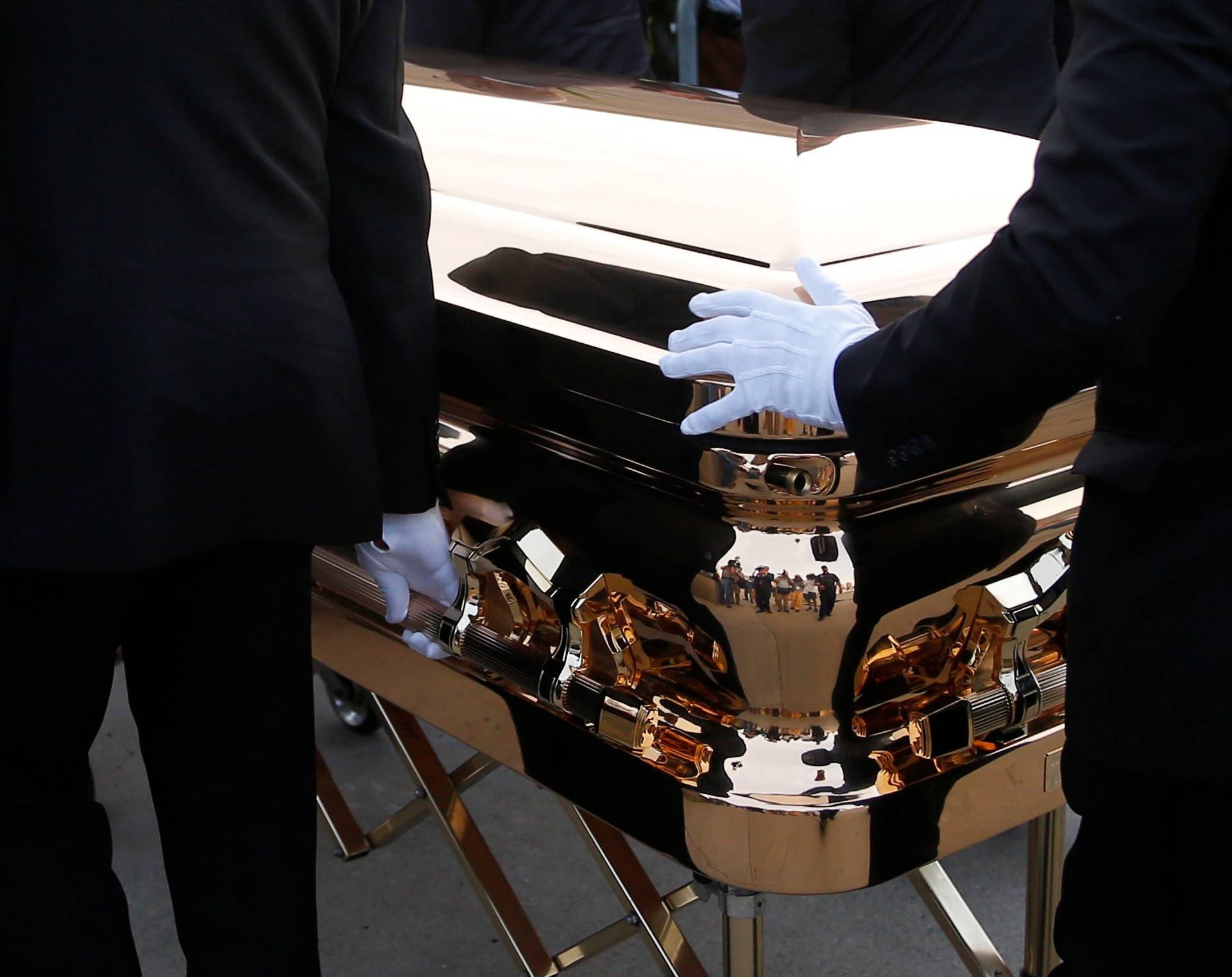 The casket carrying the late singer Aretha Franklin arrives at the Charles H. Wright Museum of African American History for two days of public viewing in Detroit