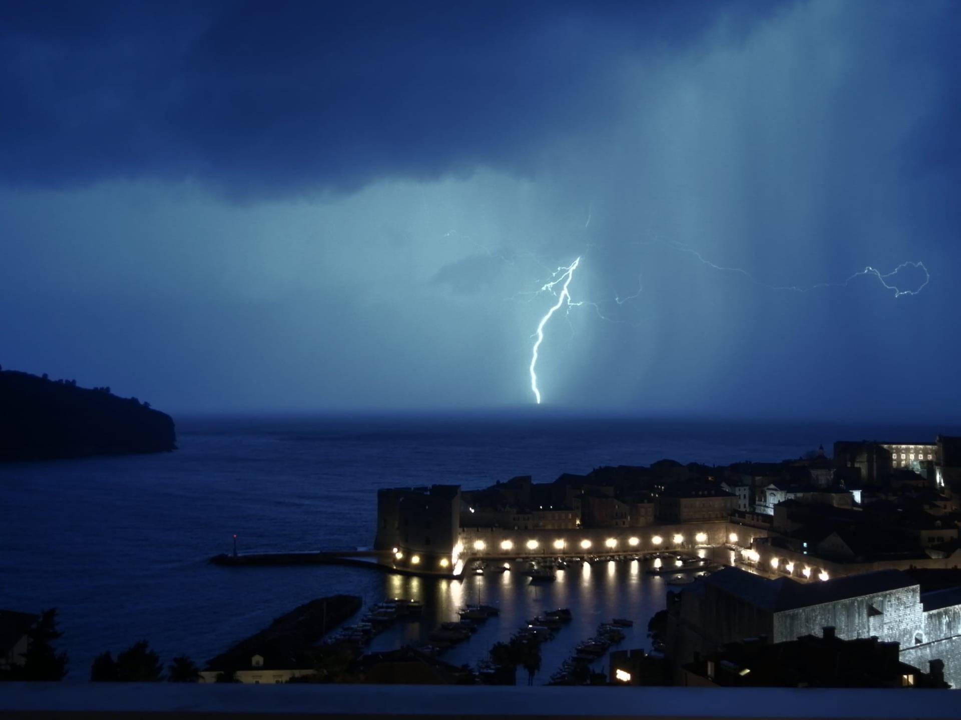 Nebo iznad Dubrovnika: Čekao sam pravi moment pa opalio!