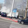 Na okretištu Dubrava zapalio se auto, vozač krenuo gasiti...
