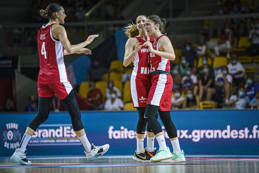 Kada već nisu dečki, jesu cure! Hrvatice razbile Češku i izborile osminu finala Eurobasketa