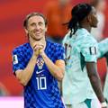 NE IDE LUKA NIKUDA Oglasio se HNS! Modri&cacute; je rekao Bili&cacute;u da &cacute;e i dalje predvoditi 'vatrene'