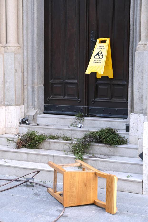 Zagreb:  Vandalizirana ulazna vrata i dvorište pravoslavne crkve na Cvjetnom trgu