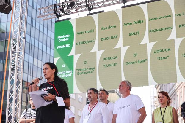 Glavni trg u Zagrebu prepun prosvjednika zbog opasnog otpada u Lici