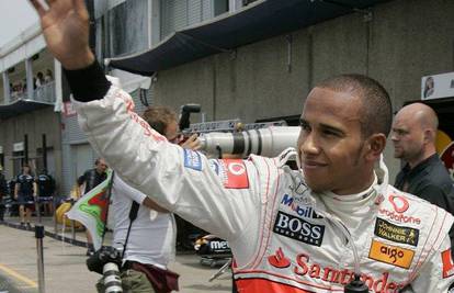 Lewis Hamilton osvojio prvi 'pole' u karijeri