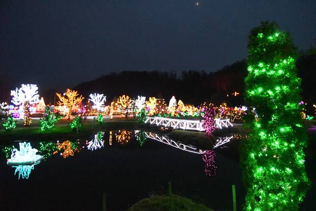 Magično Božićno blagdansko imanje obitelji Salaj zabljesnulo je u punom sajaju