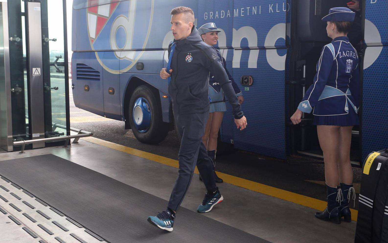 Zagreb: IgraÄi GNK Dinamo otputovali su u Lisabon na drugu utakmicu s Benficom