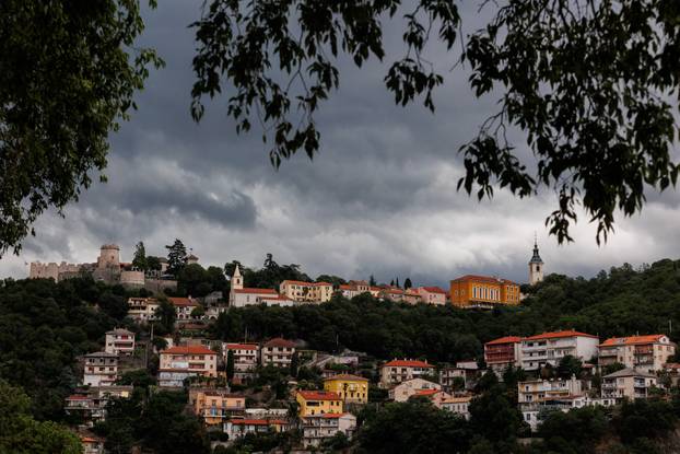 Promjenjivo vrijeme iznad Rijeke