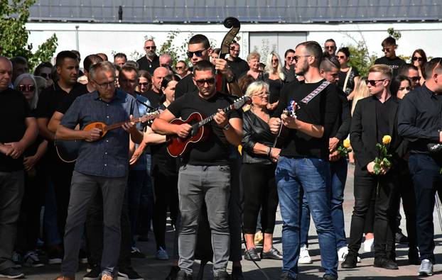 Nova Gradiška: Posljednji ispraćaj Davora Andročeca, bajkera koji je poginuo na motoru u BiH