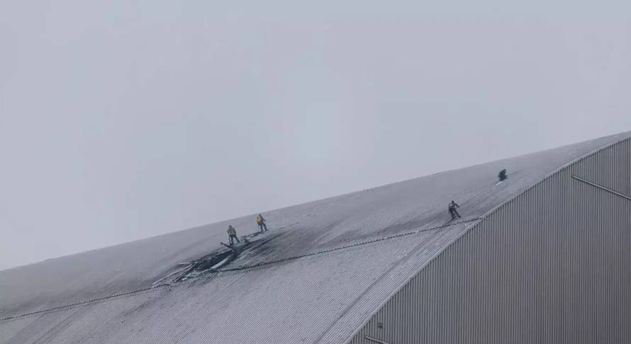 VIDEO Ukrajinski vatrogasci skidaju dio krova s Černobila: 'Na dva mjesta gori izolacija'