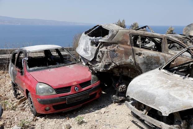 Omiš: Veliki broj izgorenih automobila u požaru