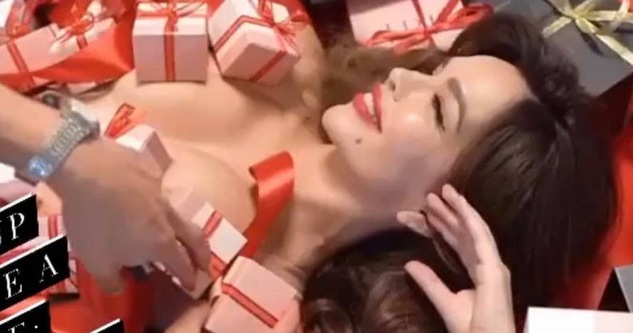 Severina gola ispod poklona