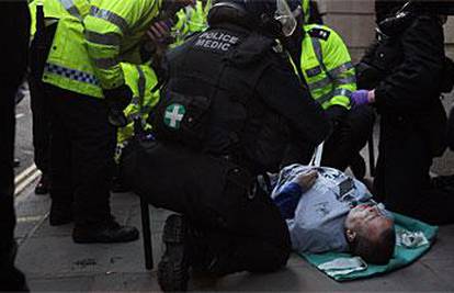 Muškarca na prosvjedu u Londonu ubio je policajac?