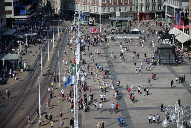 Zagreb: Pogled iz zraka na okupljanje prosvjednika Hodaj za Liku, hodaj za Hrvatsku 