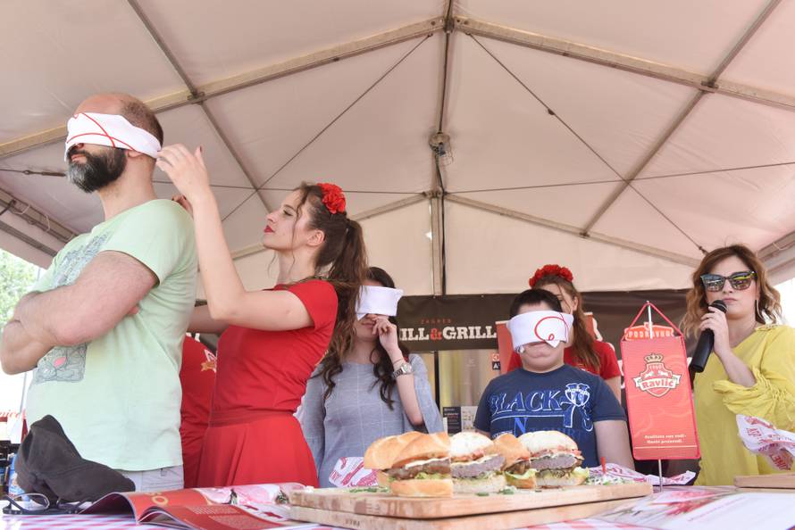 Zabava na Bundeku: Delicije su se jele i s povezom na očima...