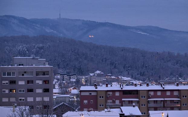 Zagreb: Snijeg zabijelio grad