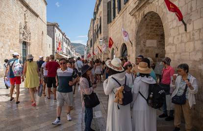 Dubrovnik od 1. rujna uvodi Zonu posebnog prometnog režima oko povijesne jezgre