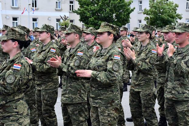 FOTO Kad u vojsku pođem... U Požegi prisegnulo 150 ročnika