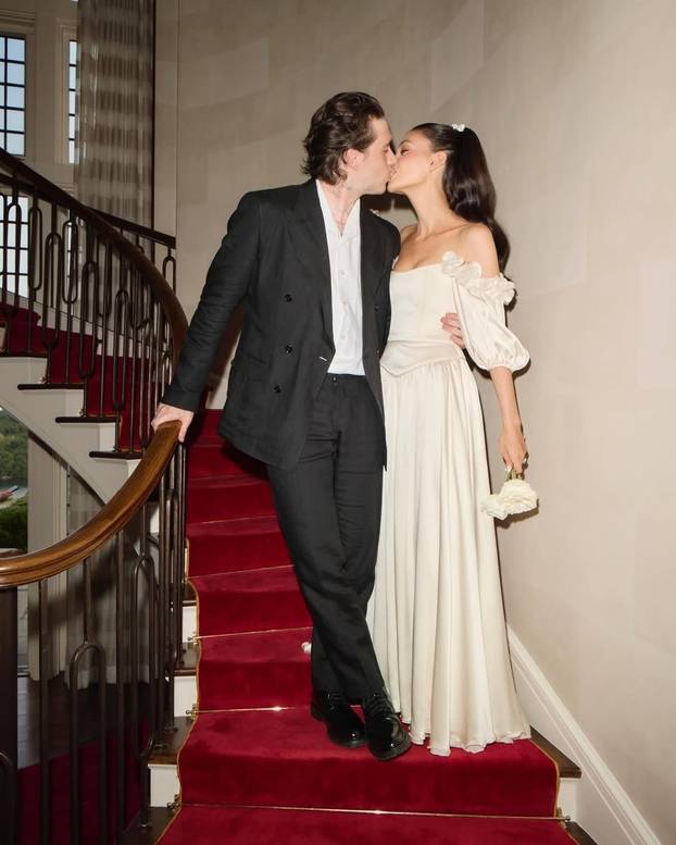 FOTO Ovo su najbolje Valentino kreacije na slavnim damama