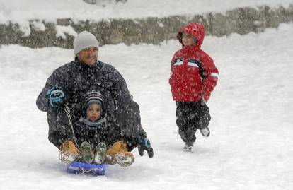 Deset godina od snježne oluje koja je poharala Dalmaciju: Splićani su se skijali na rivi