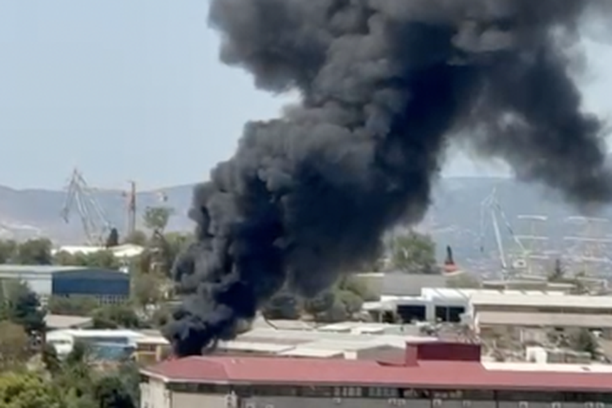 Split: Izbio požar na Stinicama, gorjelo smeće i vozilo