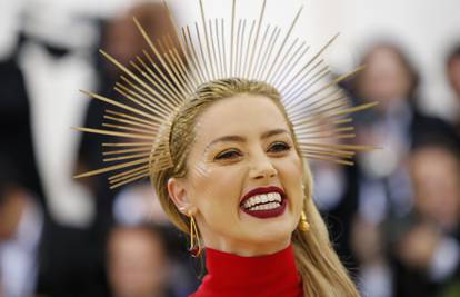 Za siću: Izradite tijaru kakvu je Amber Heard imala na Met Gali