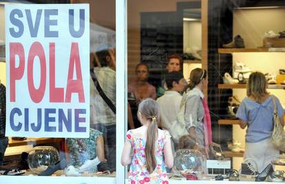 Popust na izlozima tek je mamac za veliko trošenje