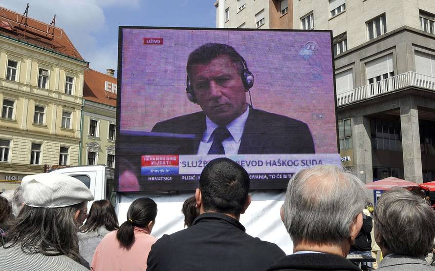 AFP/PXL