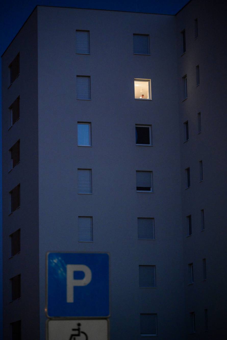 Zagreb: Novogradnja s praznim stanovima u naselju Trnsko u večernje sate