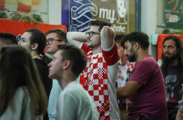Rijeka : Gledanje utakmice Paname i Hrvatske u kafićima